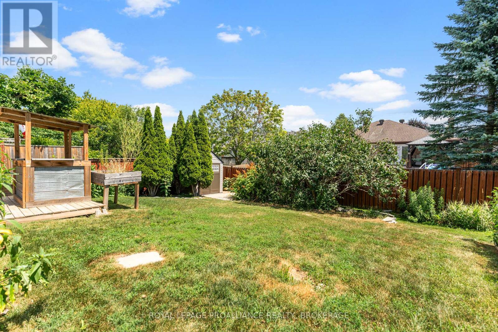 343 Sunrise Crescent, Kingston (East Gardiners Rd), Ontario  K7M 8A5 - Photo 45 - X12440828