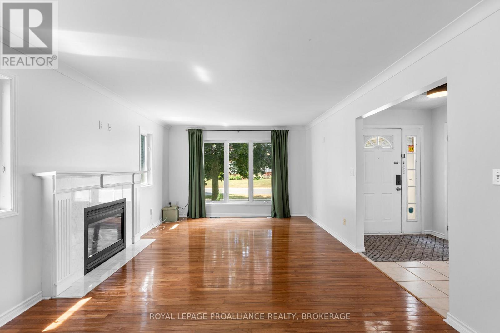 343 Sunrise Crescent, Kingston (East Gardiners Rd), Ontario  K7M 8A5 - Photo 5 - X12440828