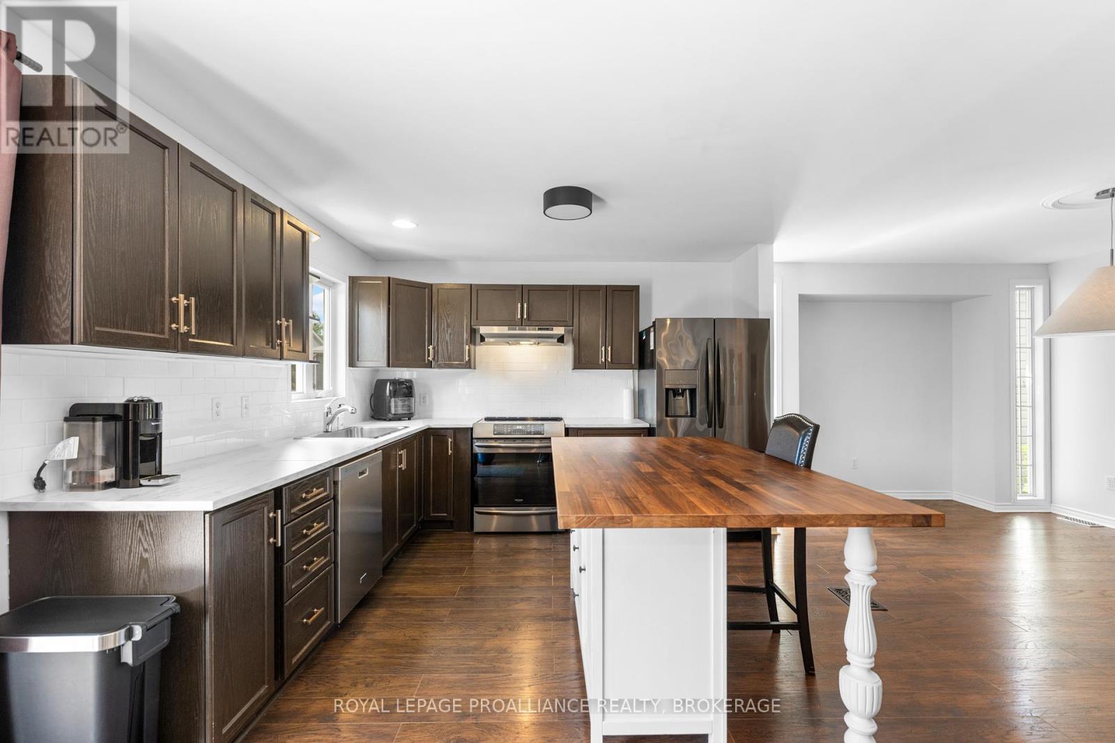 343 Sunrise Crescent, Kingston (East Gardiners Rd), Ontario  K7M 8A5 - Photo 9 - X12440828