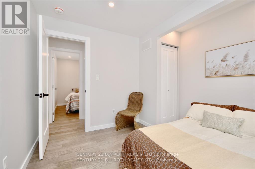 263 Robins Point Road, Tay, Ontario  L0K 2A0 - Photo 15 - S12440666