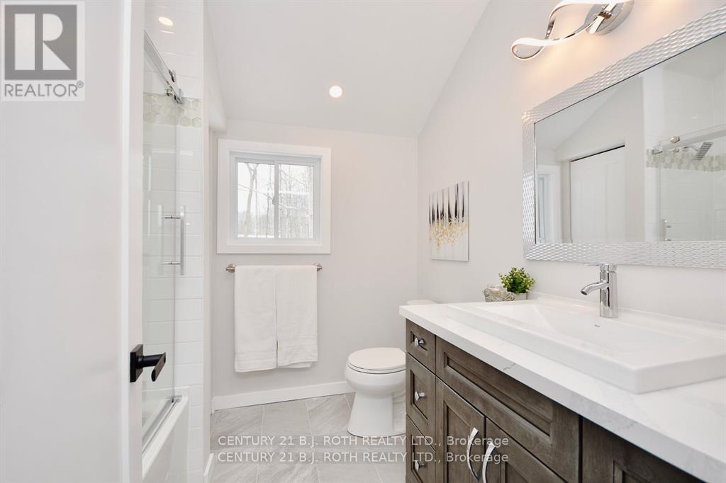 263 Robins Point Road, Tay, Ontario  L0K 2A0 - Photo 18 - S12440666