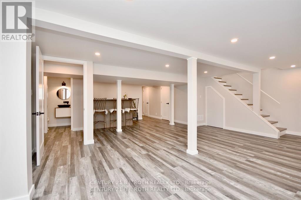 263 Robins Point Road, Tay, Ontario  L0K 2A0 - Photo 21 - S12440666