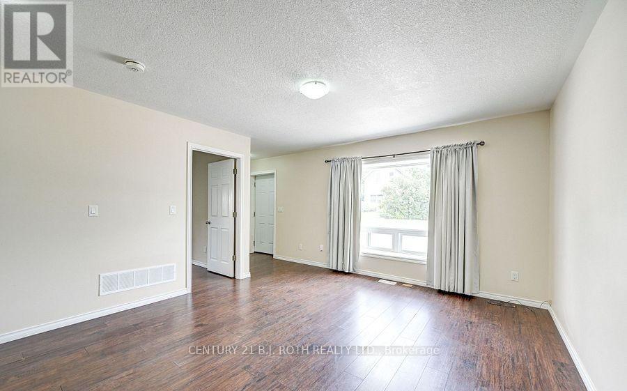 1 - 303 Moffat Street, Orillia, Ontario  L3V 4E9 - Photo 12 - S12440692