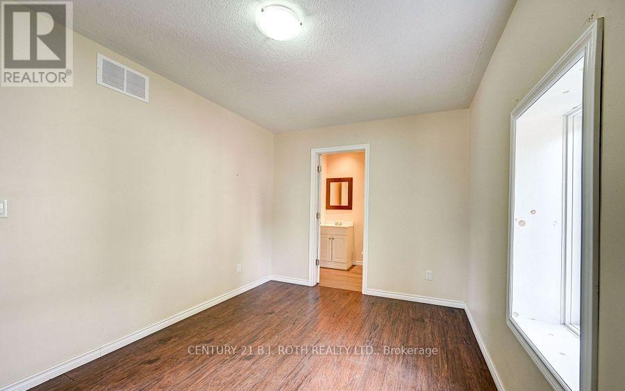 1 - 303 Moffat Street, Orillia, Ontario  L3V 4E9 - Photo 13 - S12440692