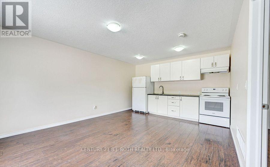 1 - 303 Moffat Street, Orillia, Ontario  L3V 4E9 - Photo 4 - S12440692