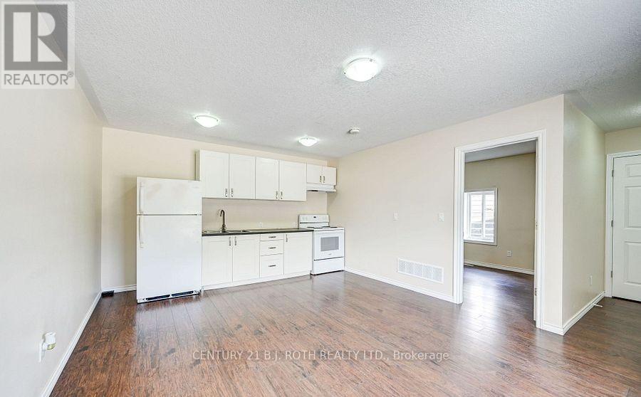 1 - 303 Moffat Street, Orillia, Ontario  L3V 4E9 - Photo 8 - S12440692