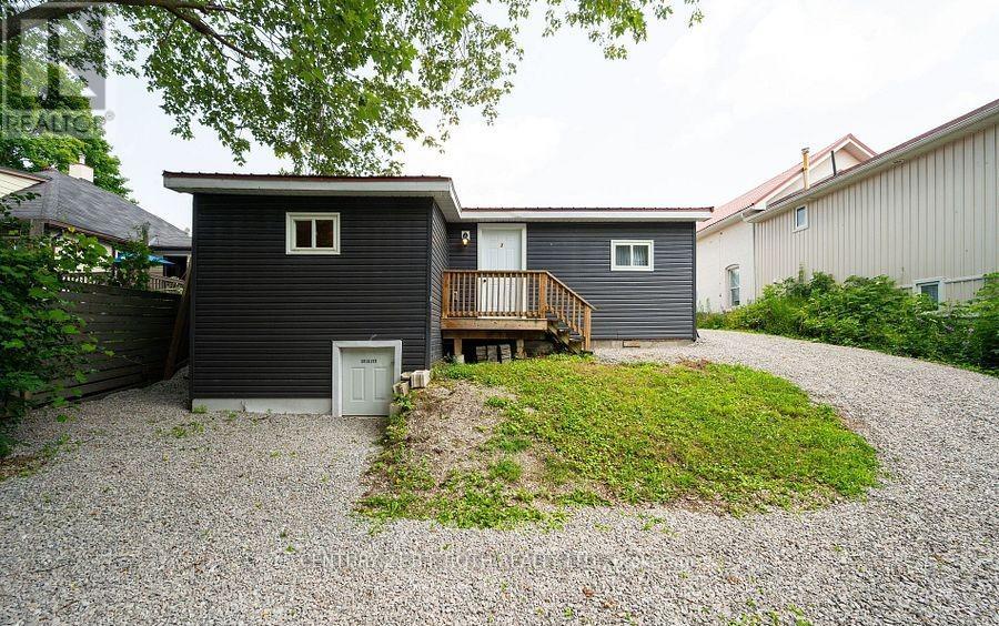 3 - 303 Moffat Street, Orillia, Ontario  L3V 4E9 - Photo 2 - S12440705