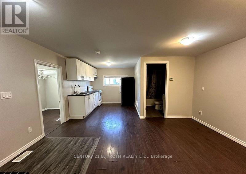 3 - 303 Moffat Street, Orillia, Ontario  L3V 4E9 - Photo 4 - S12440705
