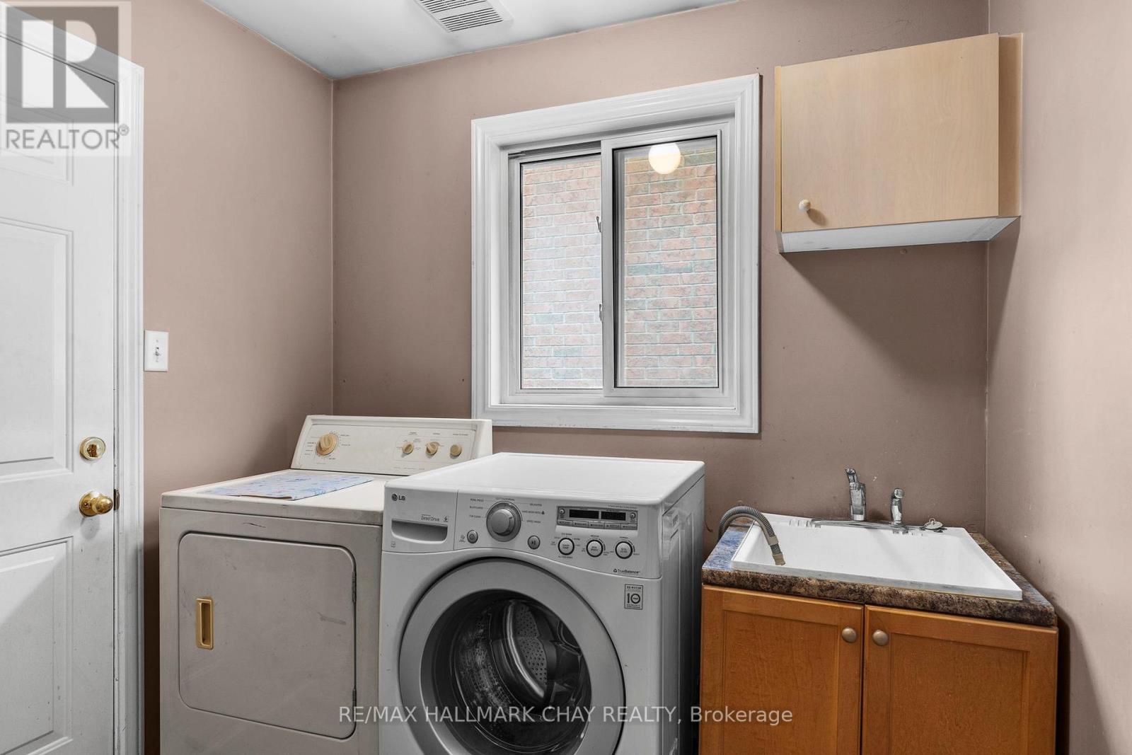 91 Ruffet Drive, Barrie, Ontario  L4N 0N7 - Photo 7 - S12440726