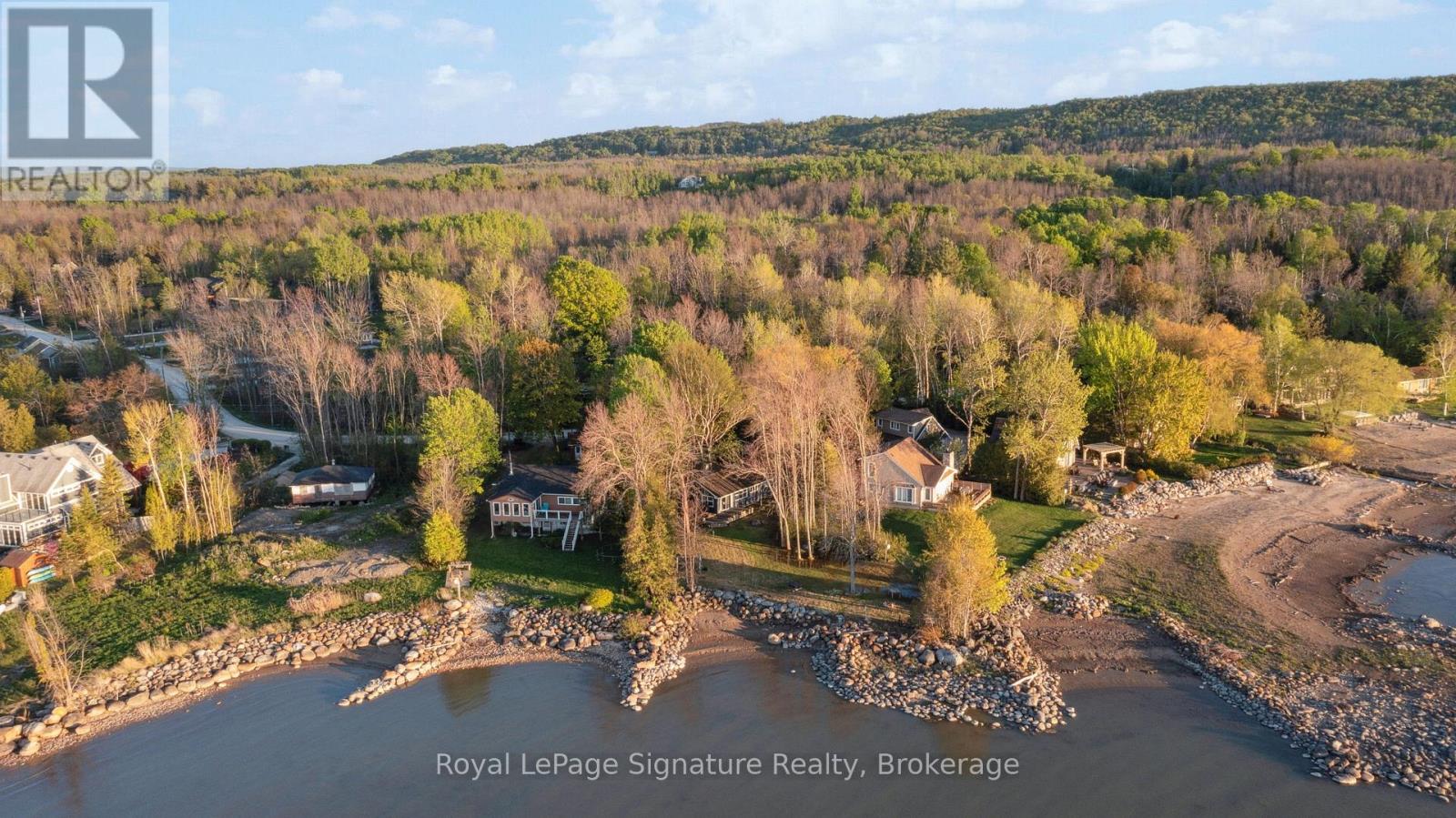 129 Sunset Boulevard, Blue Mountains, Ontario  N0H 2P0 - Photo 4 - X12440831