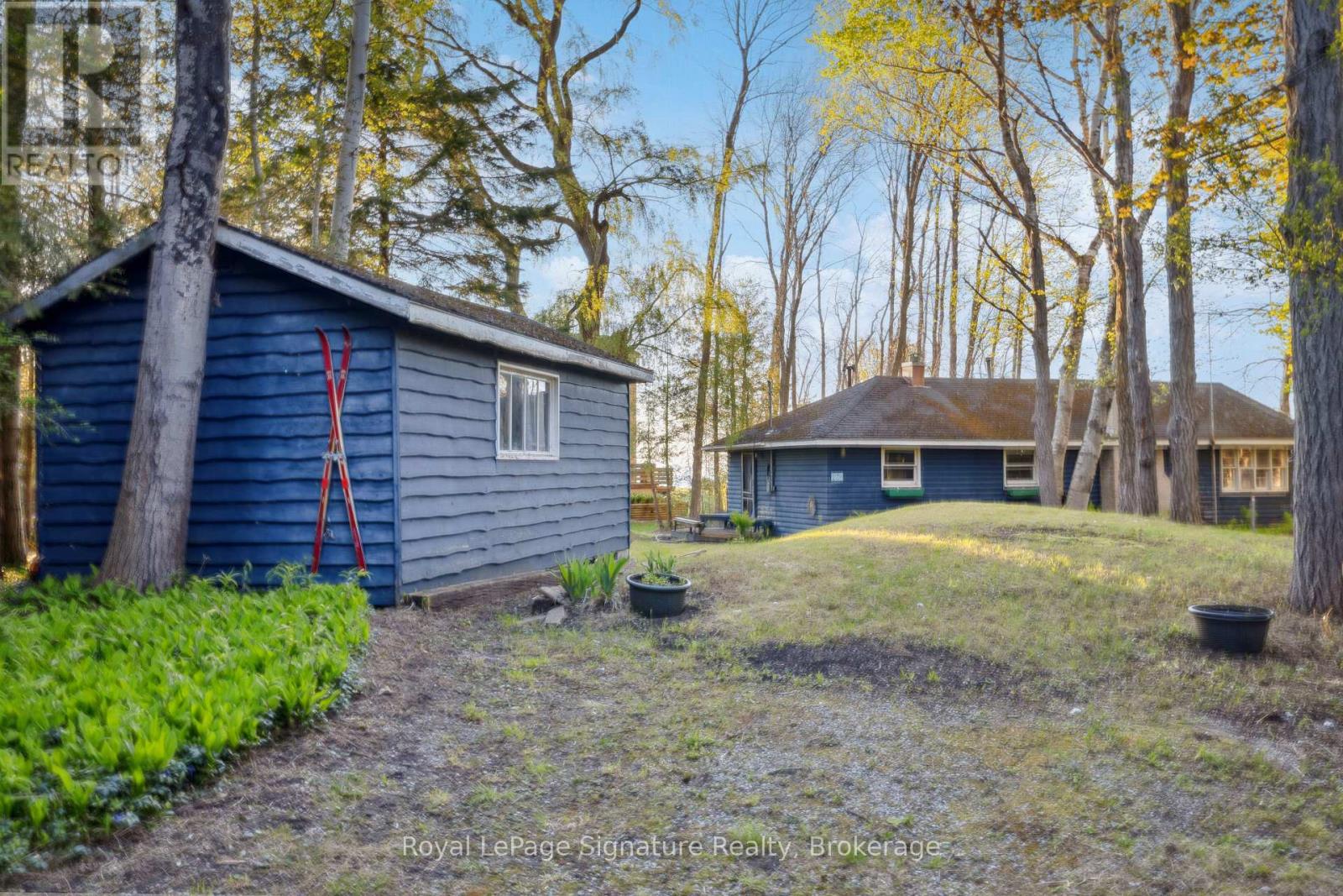 129 Sunset Boulevard, Blue Mountains, Ontario  N0H 2P0 - Photo 8 - X12440831