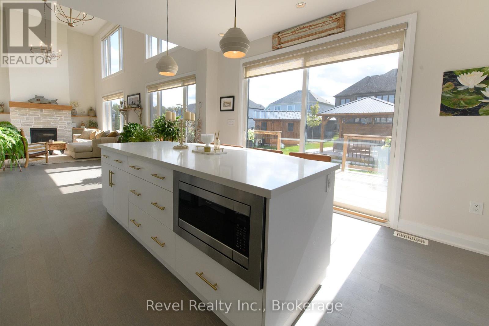 101 Reed Way, Blue Mountains, Ontario  L9Y 0V1 - Photo 11 - X12440856