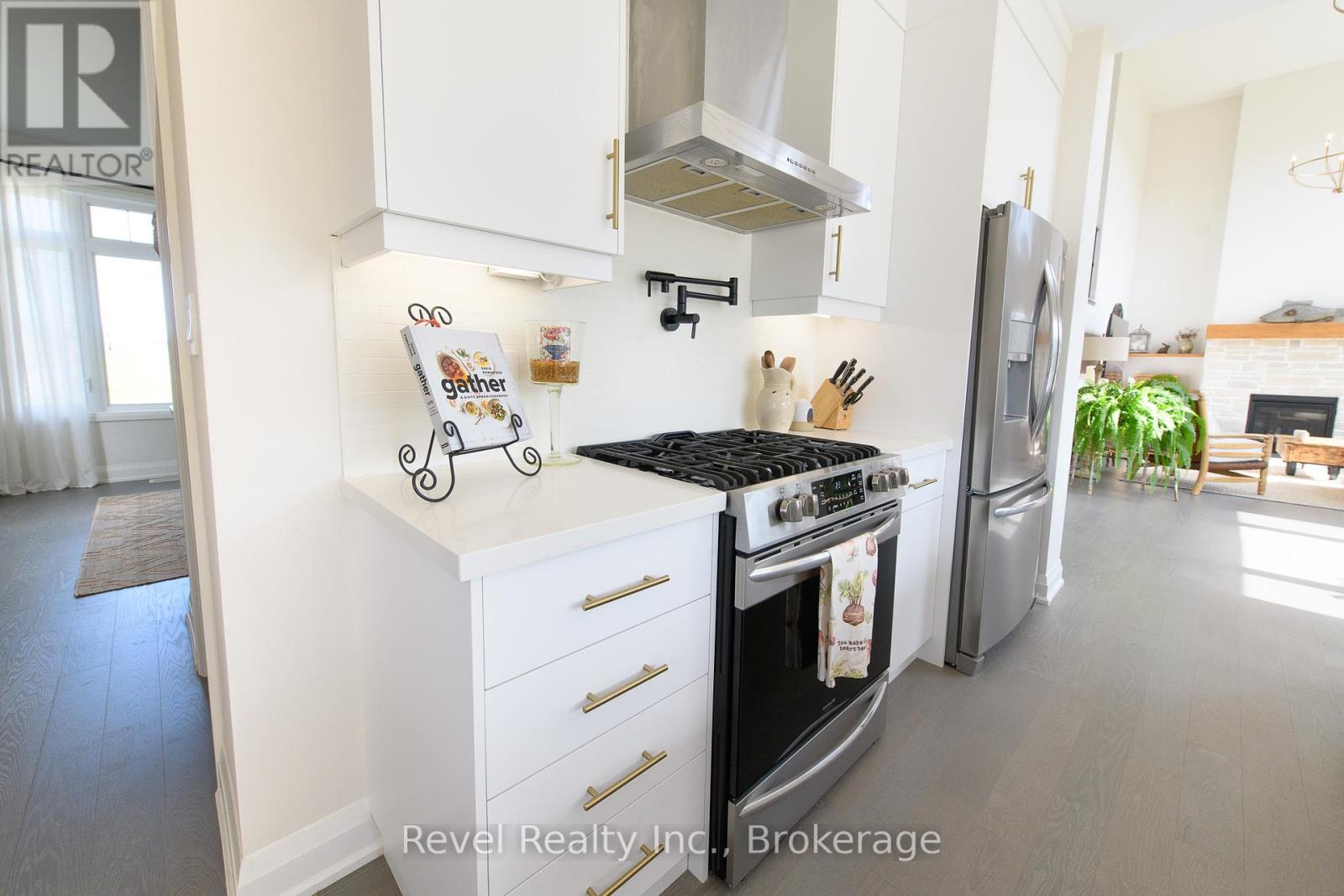 101 Reed Way, Blue Mountains, Ontario  L9Y 0V1 - Photo 12 - X12440856