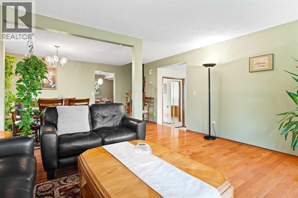 20 Edgehill Rise Nw, Calgary, Alberta  T3A 2V4 - Photo 8 - A2260172