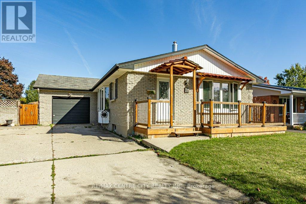 76 Fitzroy Place, London South, Ontario  N6E 1J1 - Photo 2 - X12440819