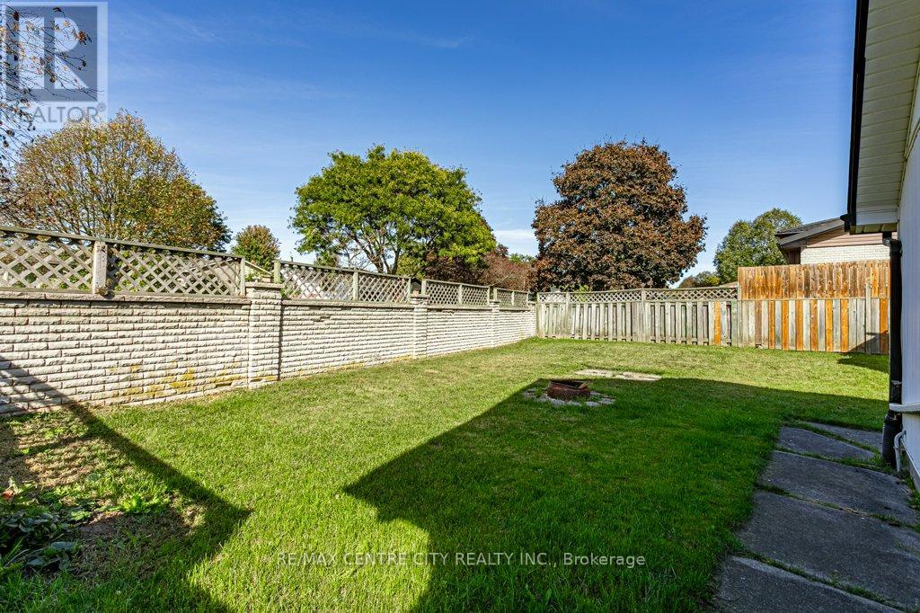 76 Fitzroy Place, London South, Ontario  N6E 1J1 - Photo 22 - X12440819