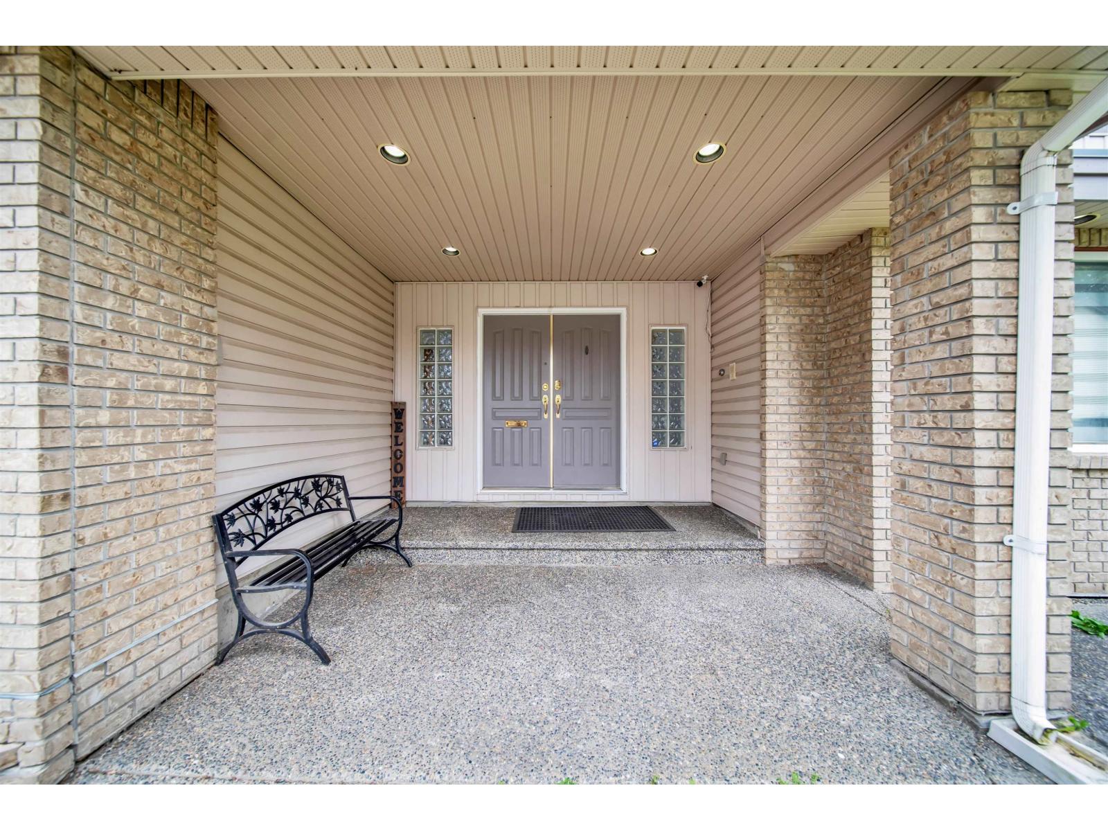 12462 93a Avenue, Surrey, British Columbia  V3V 7J5 - Photo 2 - R3054013