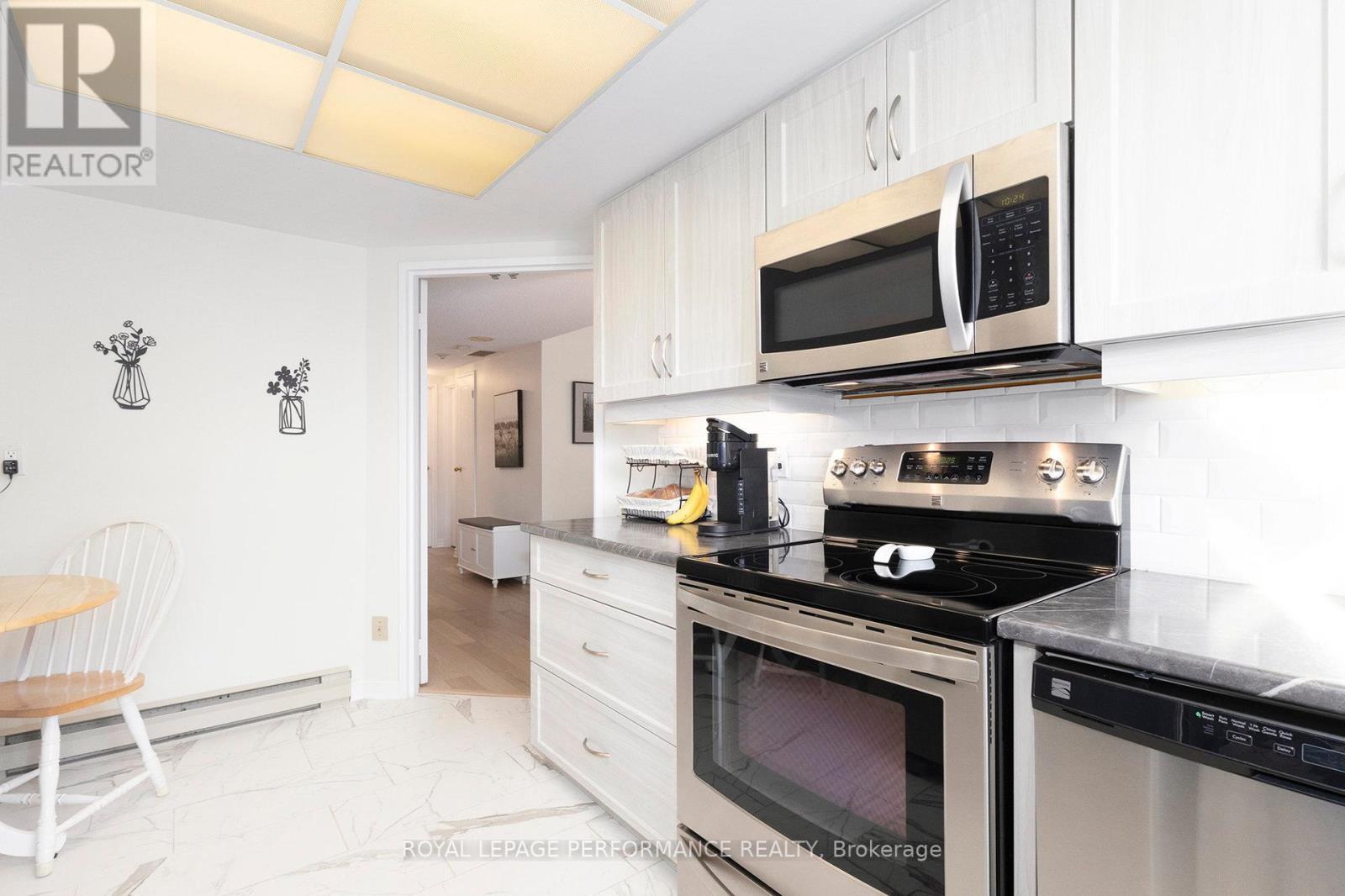 101 - 1705 Playfair Drive, Ottawa, Ontario  K1H 8P6 - Photo 11 - X12440793