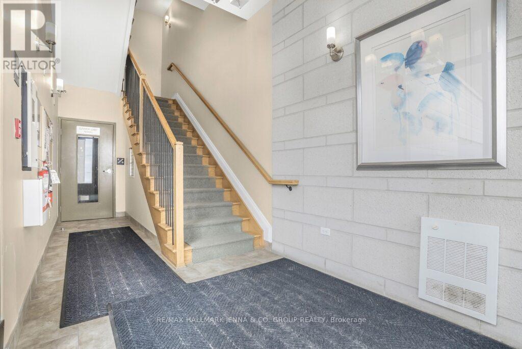 201 - 140 Guelph Private, Ottawa, Ontario  K2T 0J2 - Photo 2 - X12440795