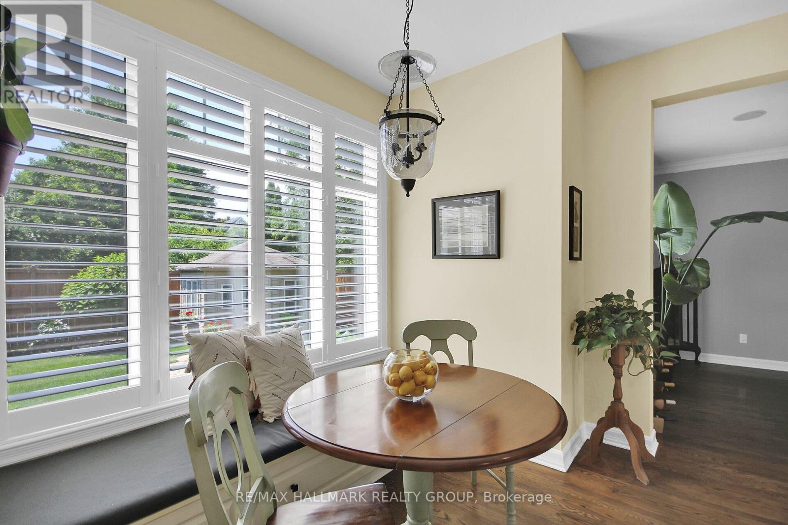 30 Oakbriar Crescent, Ottawa, Ontario  K2J 5G1 - Photo 14 - X12440817
