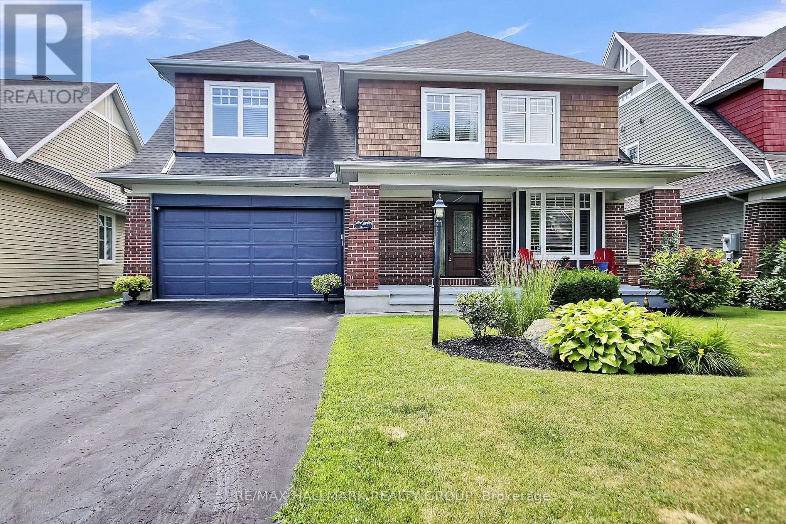 30 Oakbriar Crescent, Ottawa, Ontario  K2J 5G1 - Photo 2 - X12440817
