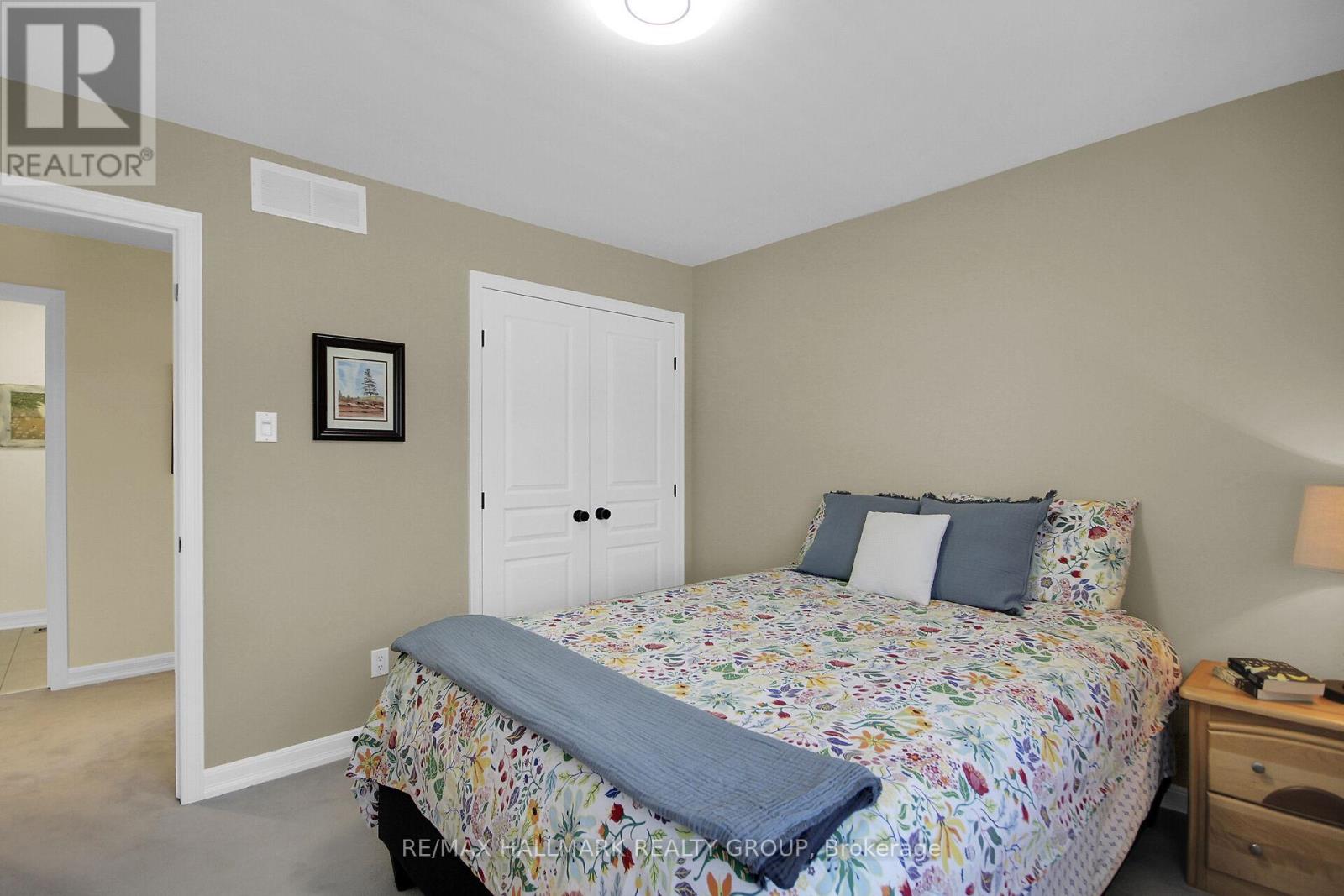 30 Oakbriar Crescent, Ottawa, Ontario  K2J 5G1 - Photo 26 - X12440817