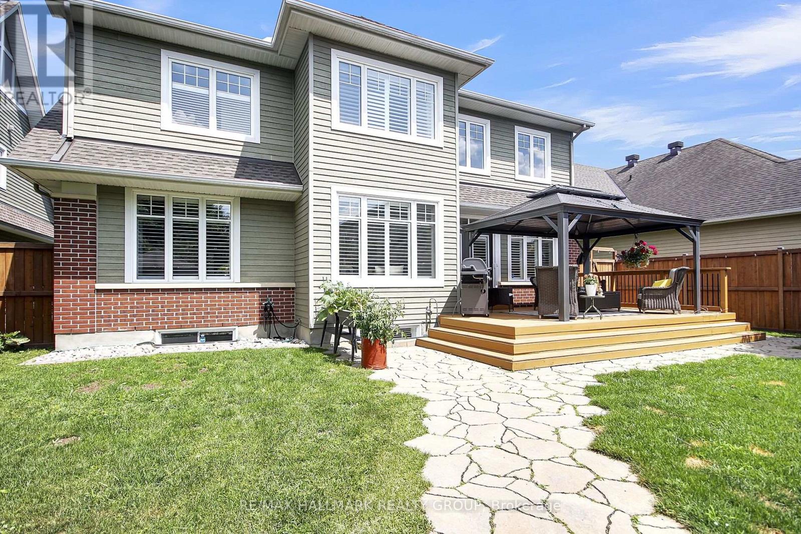 30 Oakbriar Crescent, Ottawa, Ontario  K2J 5G1 - Photo 32 - X12440817
