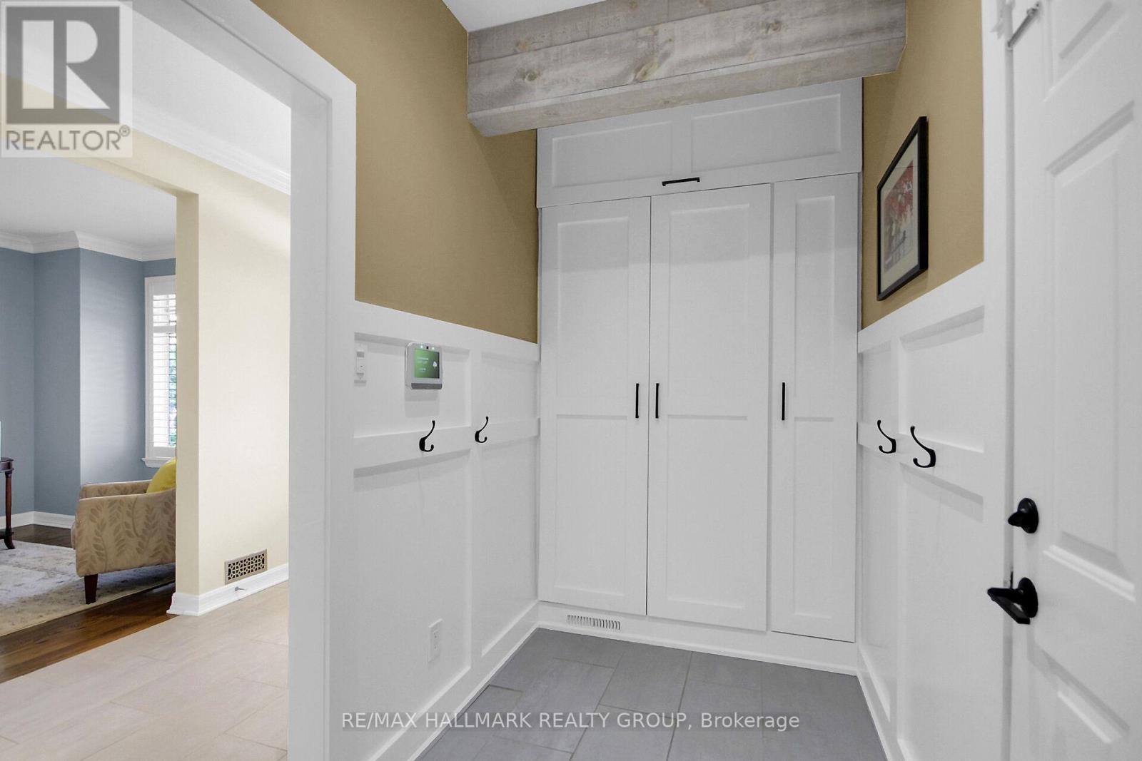 30 Oakbriar Crescent, Ottawa, Ontario  K2J 5G1 - Photo 4 - X12440817