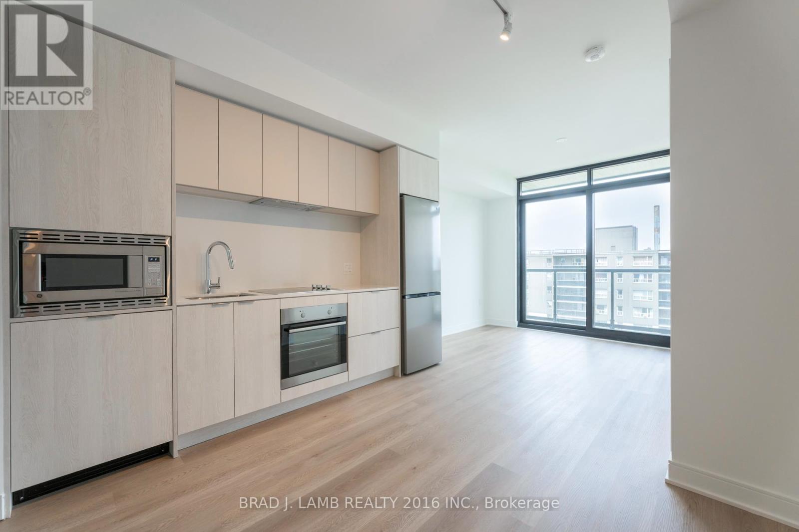 1010 - 86 Dundas Street E, Mississauga, Ontario  L5A 0B1 - Photo 1 - W12440669