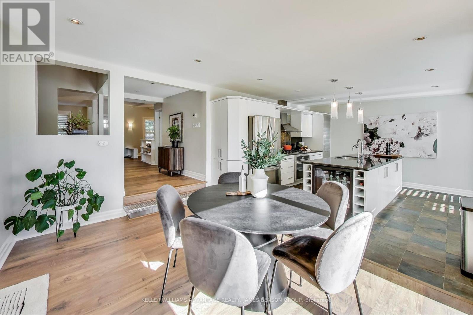 1188 Mineola Gardens, Mississauga (Mineola), Ontario  L5G 3X9 - Photo 3 - W12440672