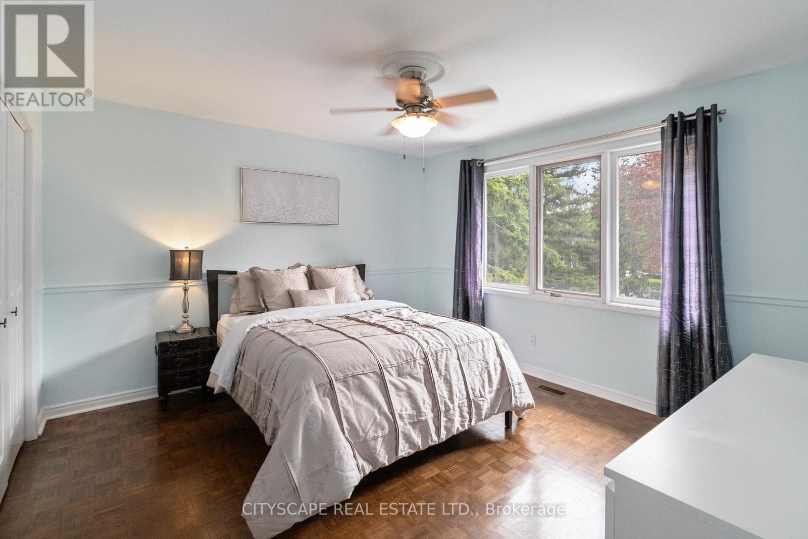1836 Friar Tuck Court, Mississauga, Ontario  L5K 2L4 - Photo 19 - W12440683