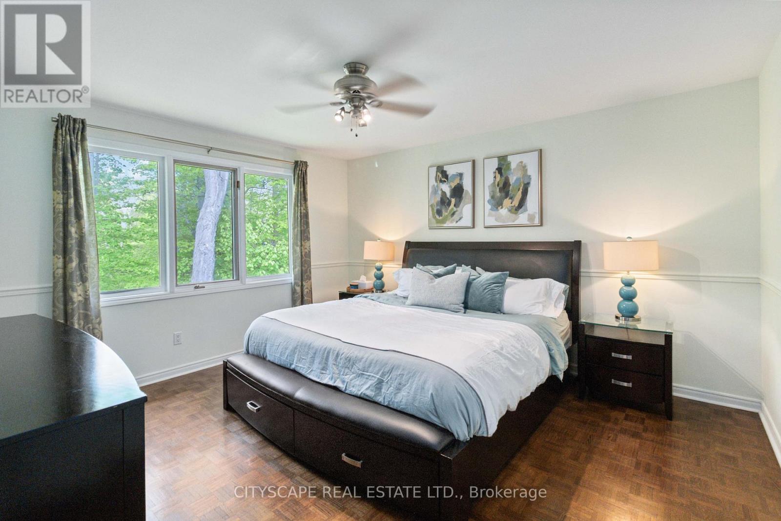 1836 Friar Tuck Court, Mississauga, Ontario  L5K 2L4 - Photo 21 - W12440683