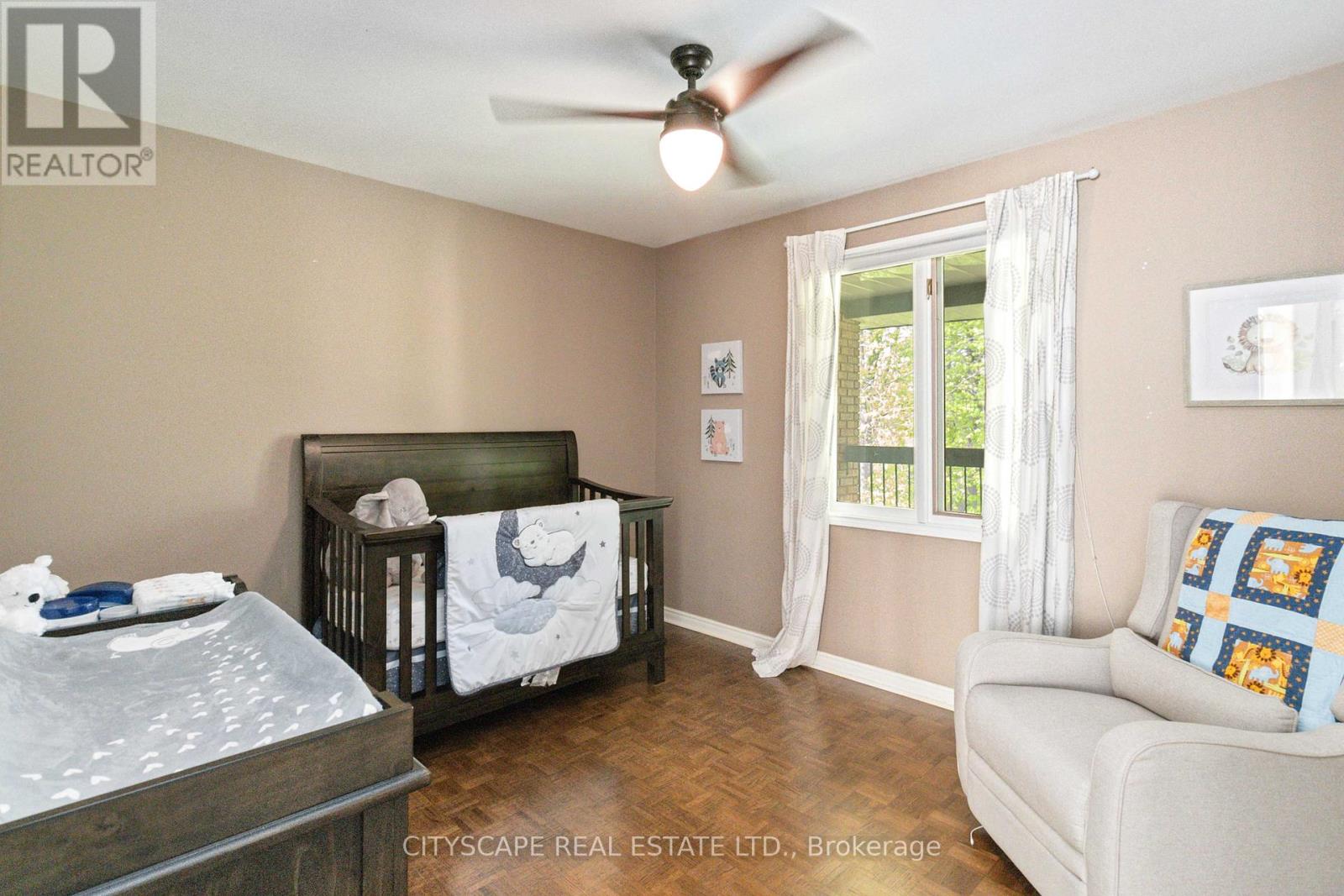 1836 Friar Tuck Court, Mississauga, Ontario  L5K 2L4 - Photo 23 - W12440683