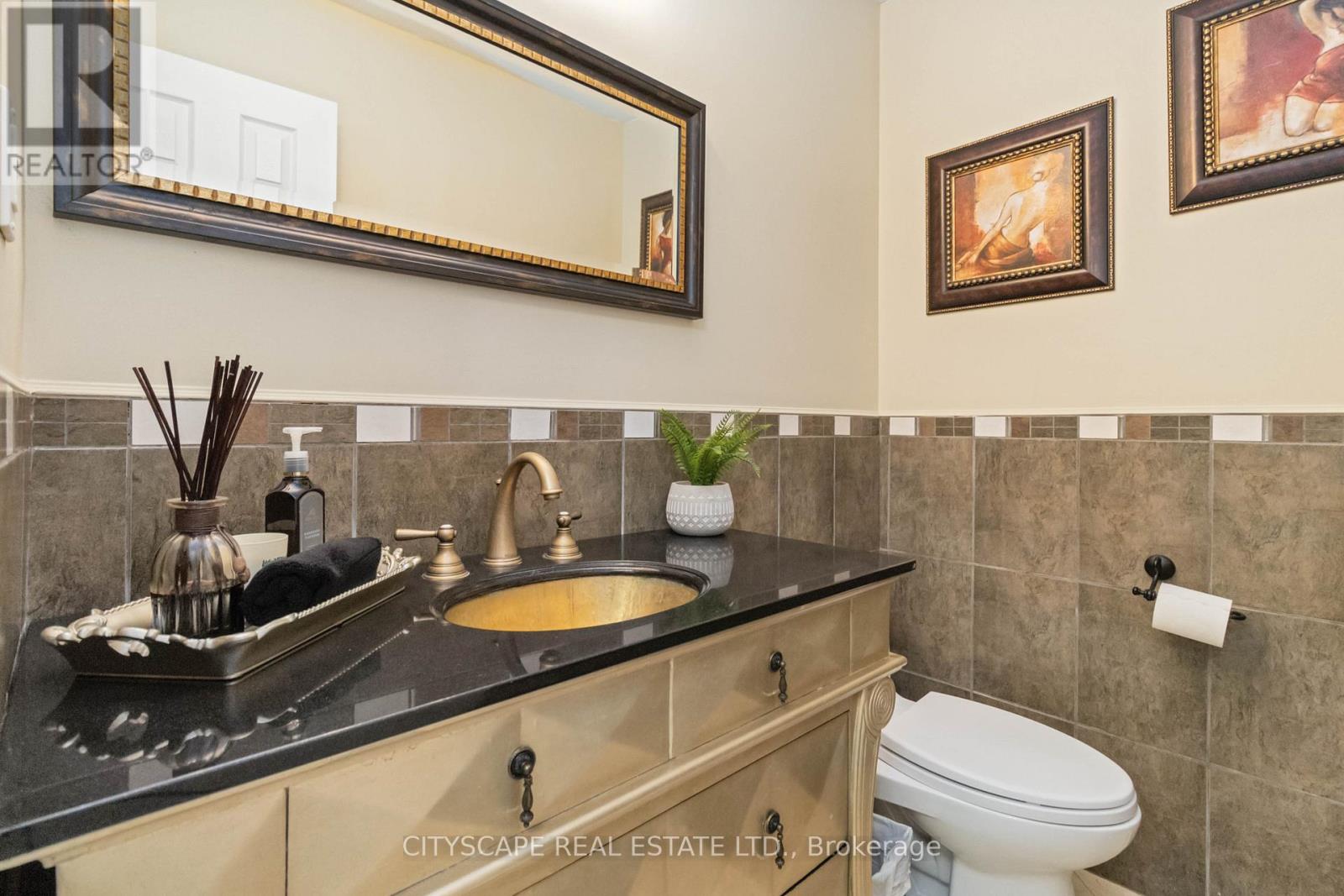 1836 Friar Tuck Court, Mississauga, Ontario  L5K 2L4 - Photo 31 - W12440683