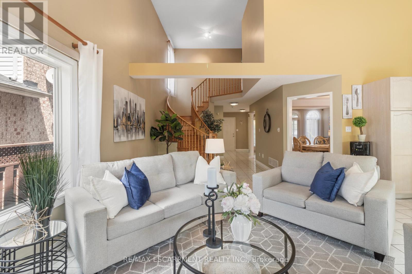 5414 Kinglet Avenue, Mississauga (East Credit), Ontario  L5V 2C8 - Photo 2 - W12440689