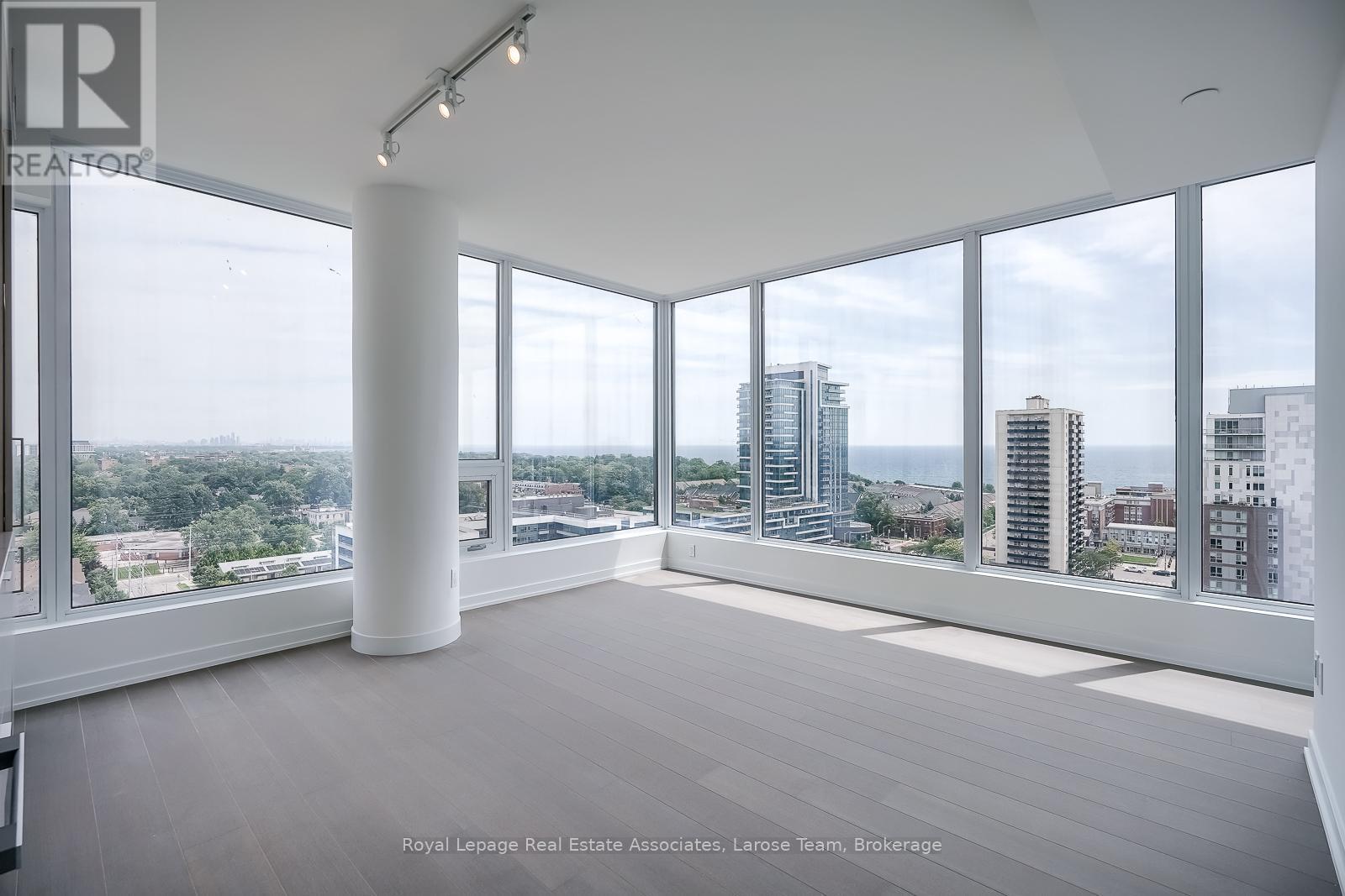 1307 - 28 Ann Street, Mississauga, Ontario  L5G 3G1 - Photo 2 - W12440691
