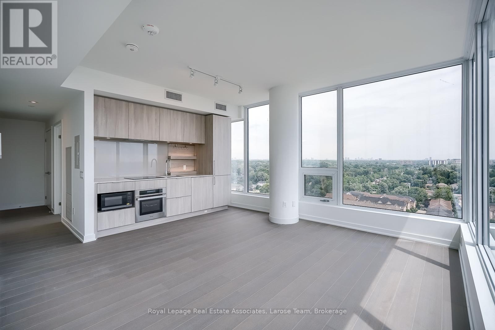 1307 - 28 Ann Street, Mississauga, Ontario  L5G 3G1 - Photo 4 - W12440691