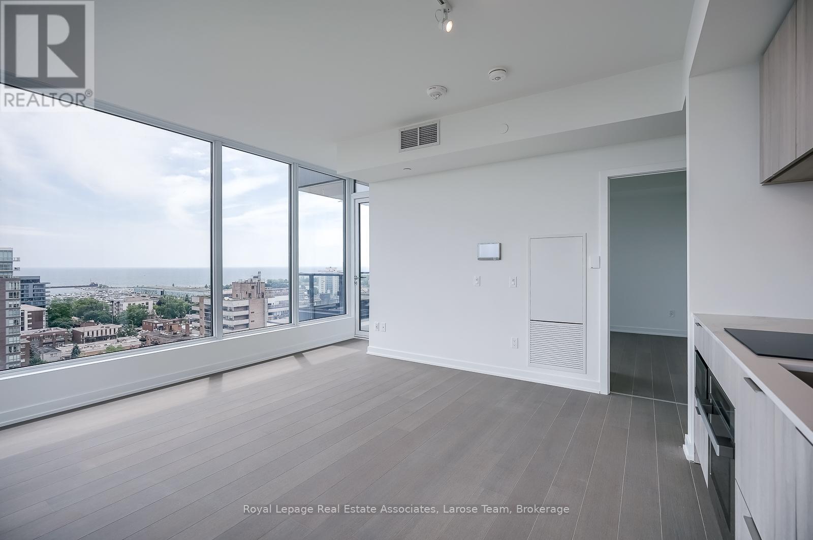 1307 - 28 Ann Street, Mississauga, Ontario  L5G 3G1 - Photo 7 - W12440691