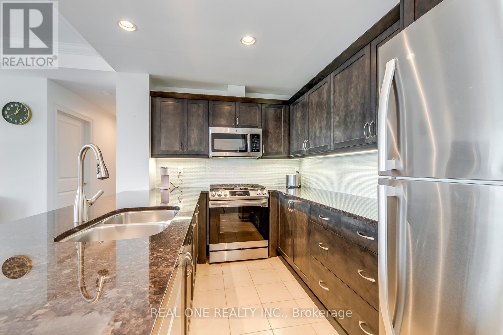 1205 - 360 Pearl Street, Burlington, Ontario  L7R 1E1 - Photo 10 - W12440715