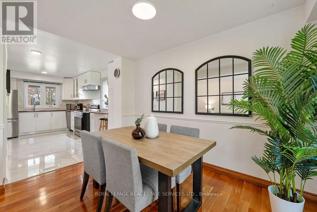 161 Riverview Street, Oakville (Br Bronte), Ontario  L6L 5S2 - Photo 7 - W12440723