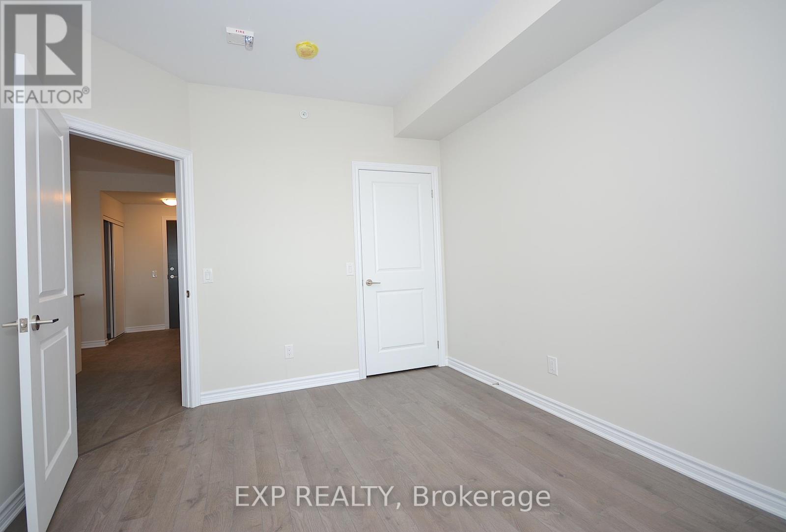 316 - 150 Oak Park Boulevard, Oakville, Ontario  L6H 0E7 - Photo 7 - W12440739