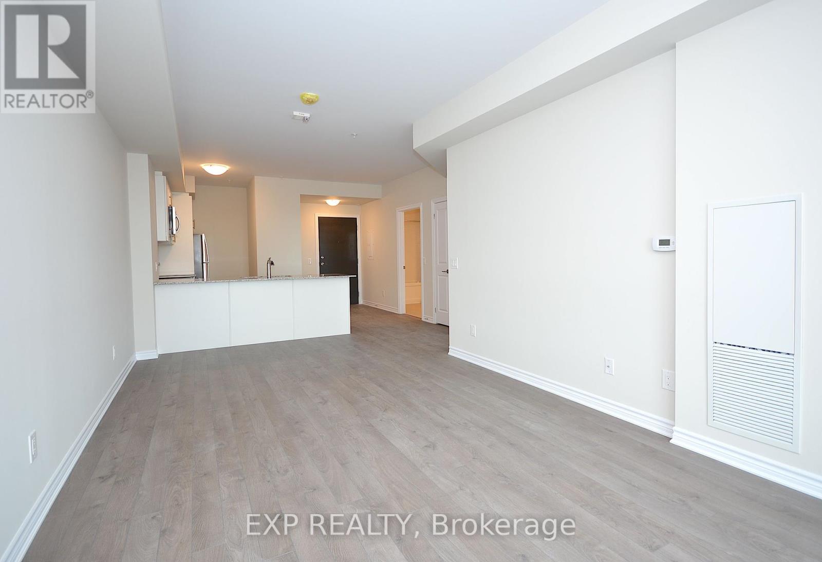 316 - 150 Oak Park Boulevard, Oakville, Ontario  L6H 0E7 - Photo 8 - W12440739