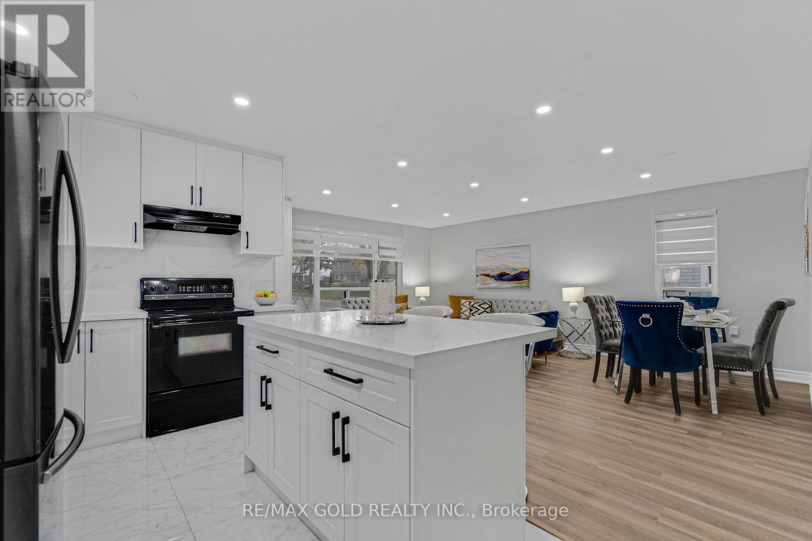 6 Midhurst Drive, Toronto, Ontario  M9V 1Z7 - Photo 18 - W12440755