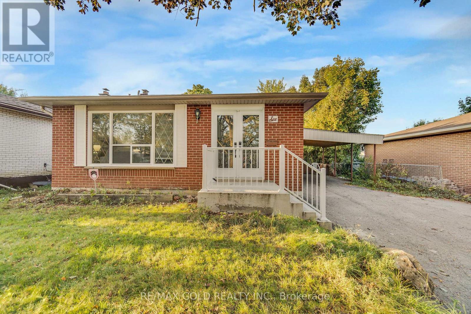 6 Midhurst Drive, Toronto, Ontario  M9V 1Z7 - Photo 2 - W12440755