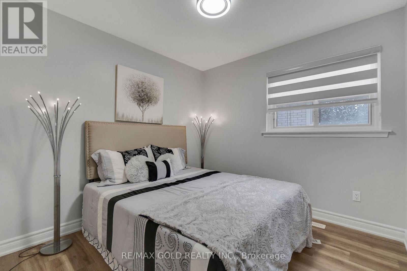 6 Midhurst Drive, Toronto, Ontario  M9V 1Z7 - Photo 20 - W12440755