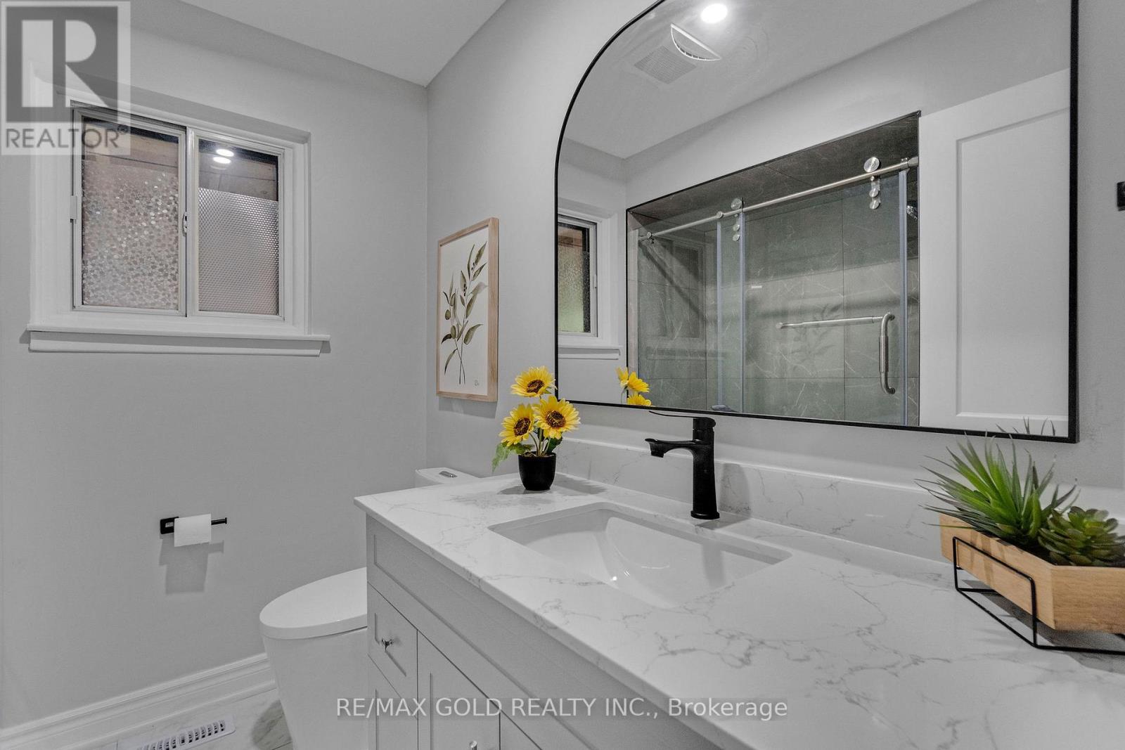 6 Midhurst Drive, Toronto, Ontario  M9V 1Z7 - Photo 26 - W12440755