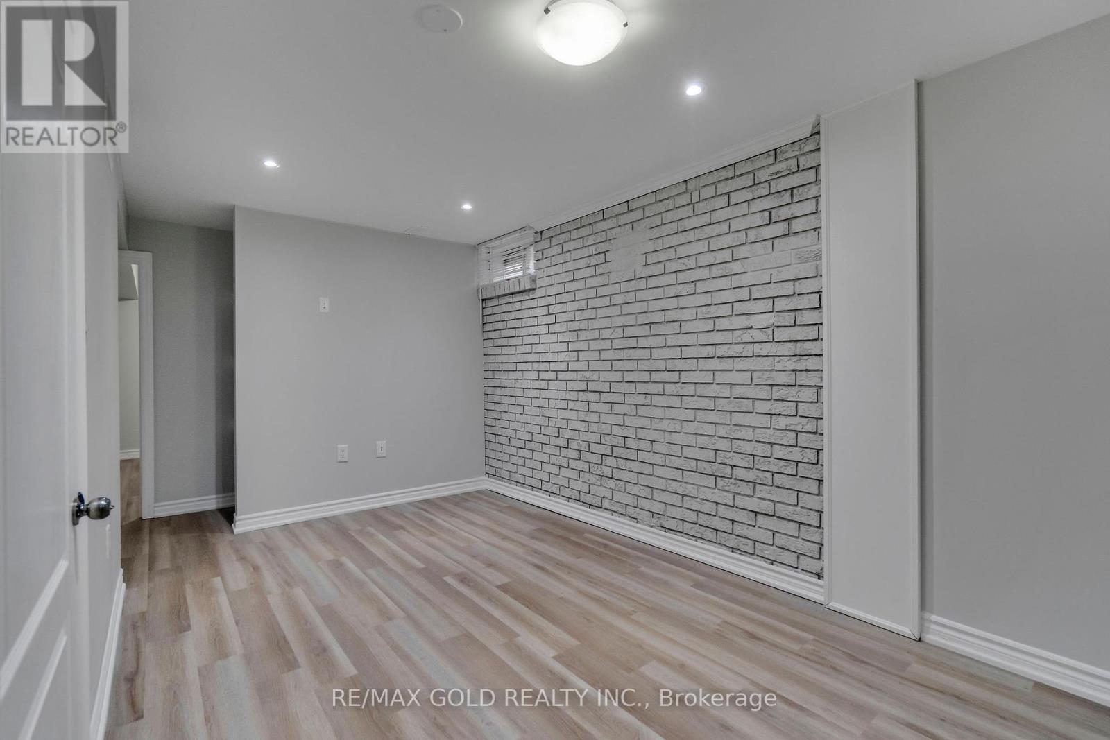 6 Midhurst Drive, Toronto, Ontario  M9V 1Z7 - Photo 31 - W12440755