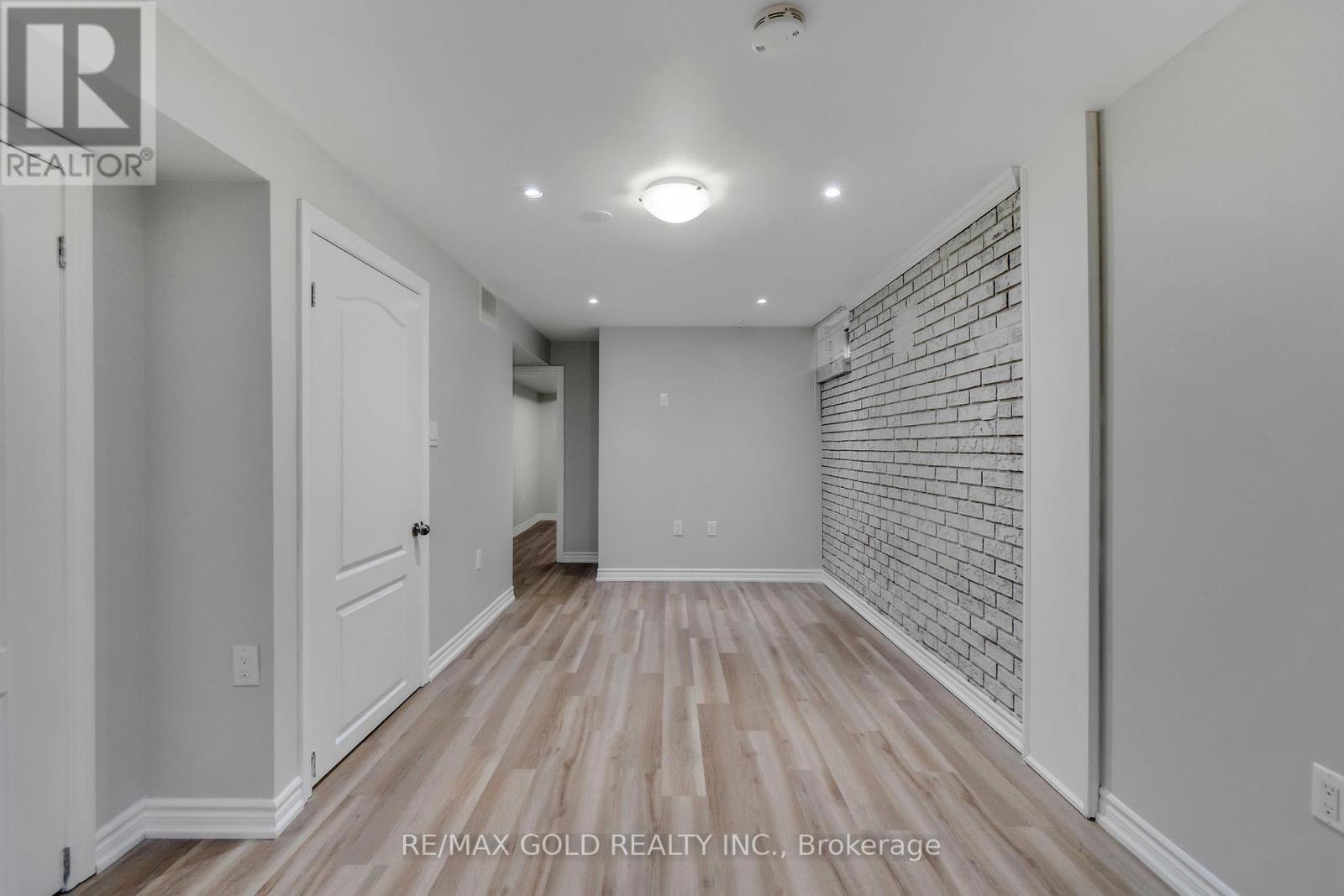 6 Midhurst Drive, Toronto, Ontario  M9V 1Z7 - Photo 35 - W12440755