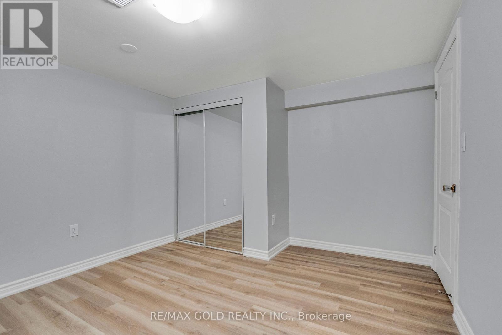 6 Midhurst Drive, Toronto, Ontario  M9V 1Z7 - Photo 42 - W12440755