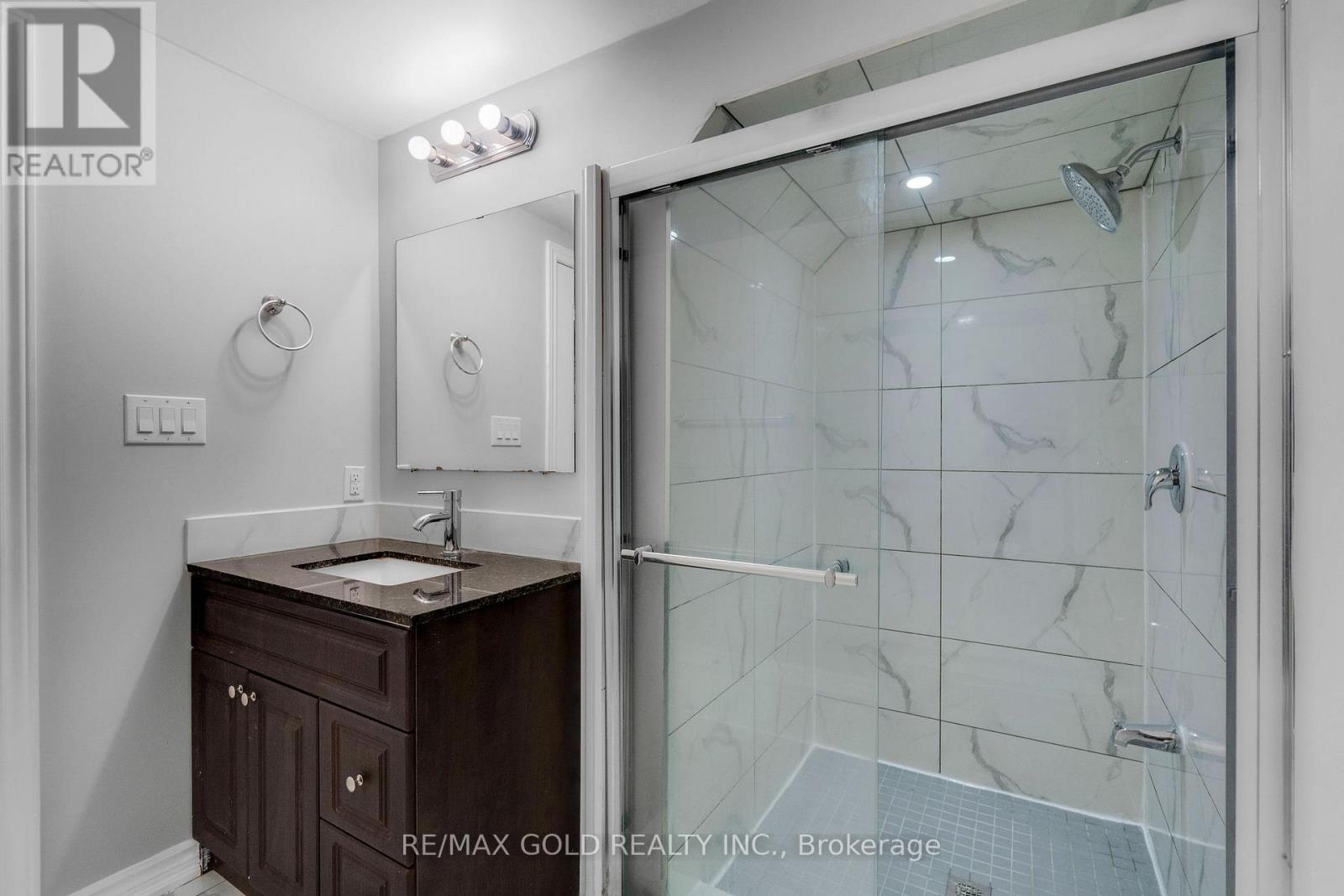 6 Midhurst Drive, Toronto, Ontario  M9V 1Z7 - Photo 45 - W12440755